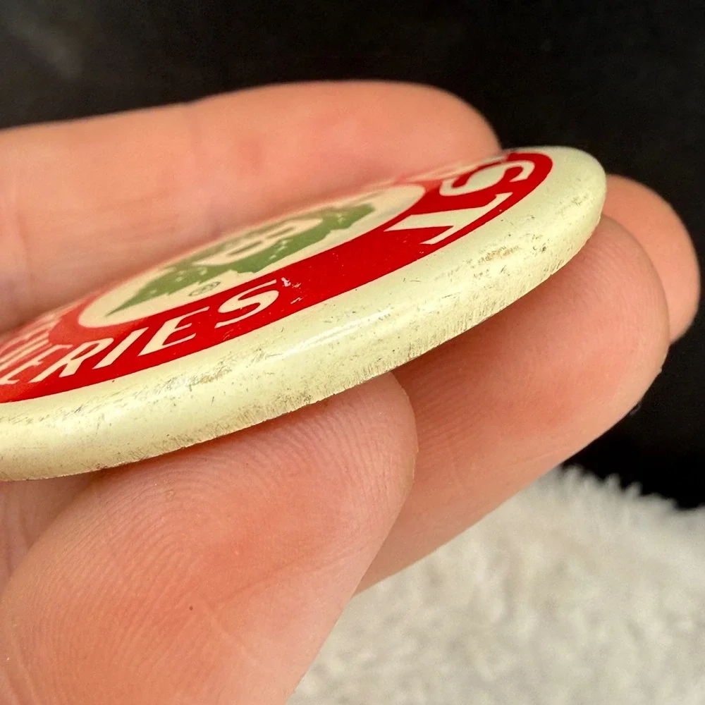 Vintage Pabst Breweries Pinback Button Red Cream Green Hop Leaf Logo